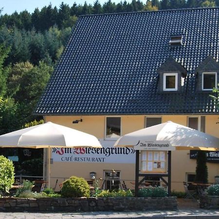 Waldhotel Im Wiesengrund Hürtgenwald Exterior foto
