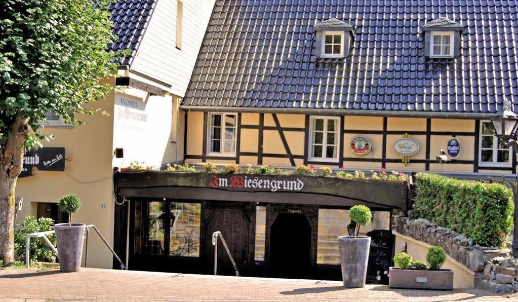 Waldhotel Im Wiesengrund Hürtgenwald Exterior foto